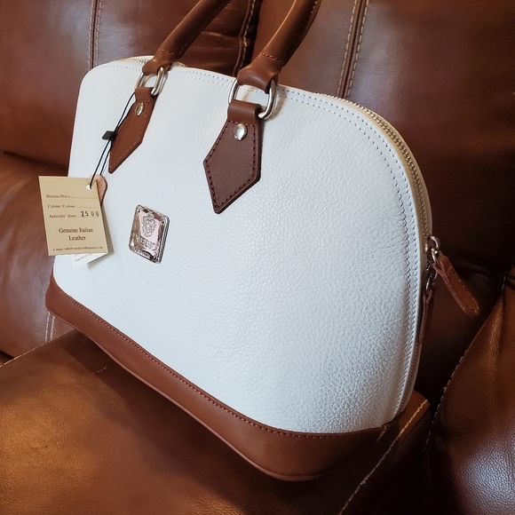I Medici Firenze Handbags - NWT 100% Genuine Leather I Medici firenze handbag